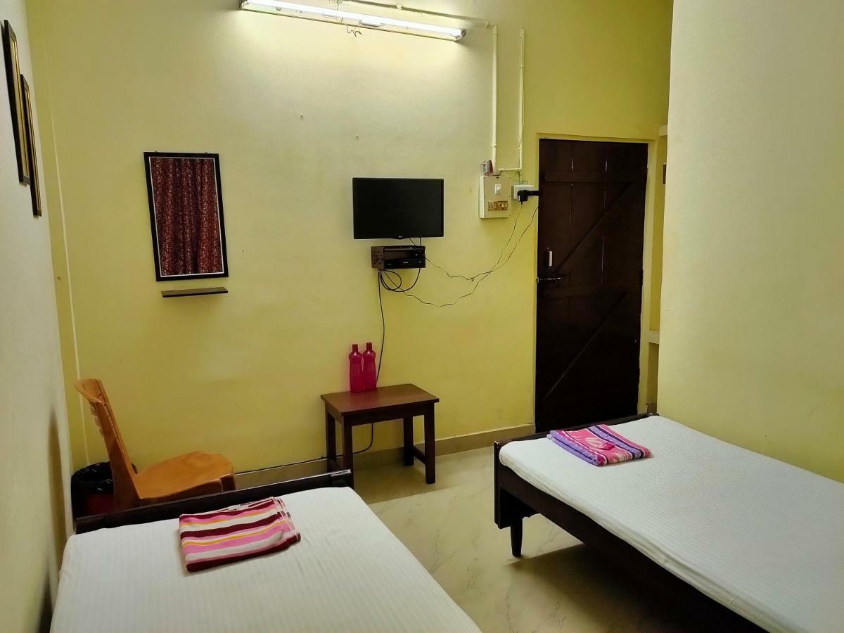 Chandrupal Lodging Guwahati Exterior foto