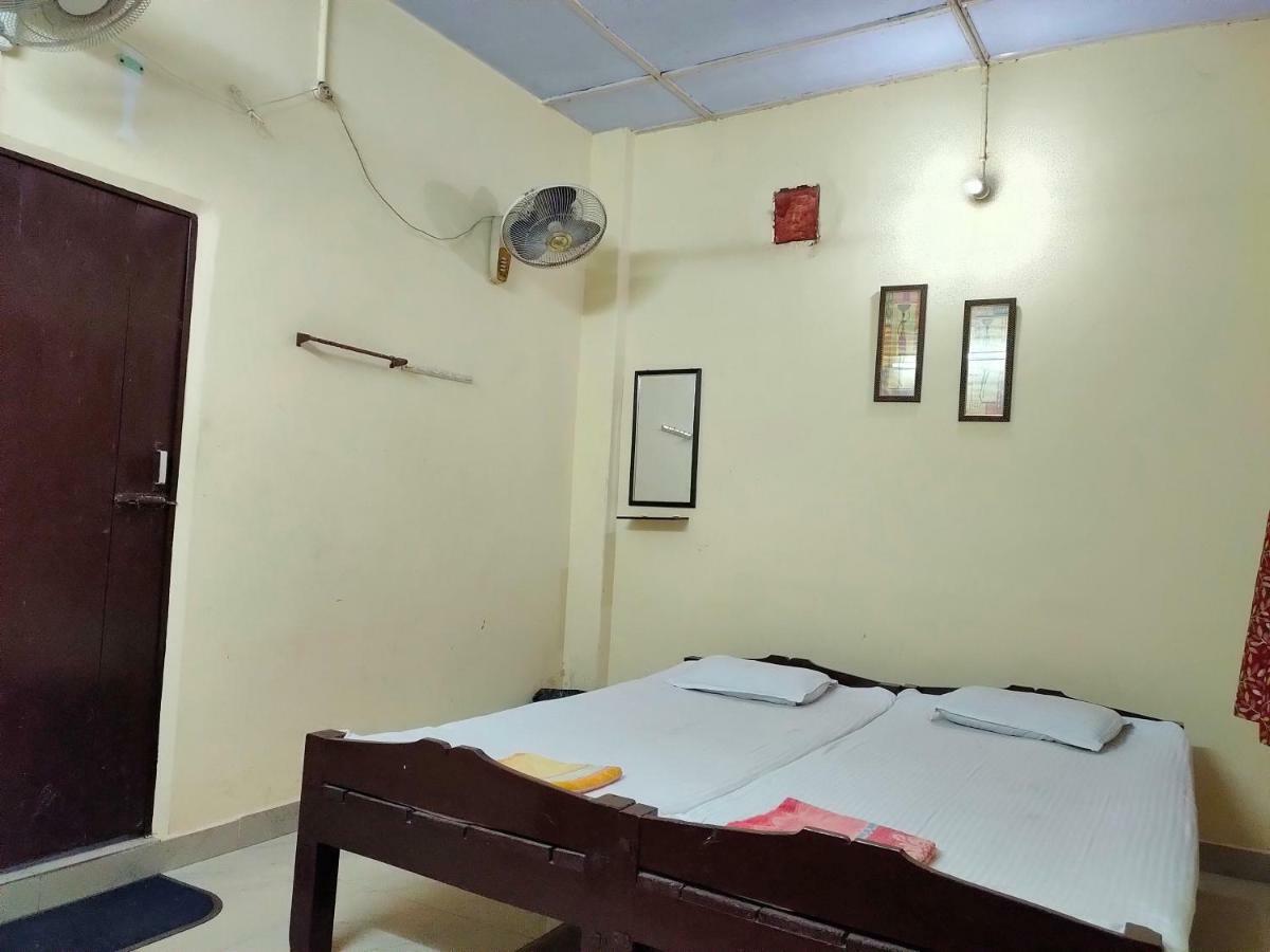 Chandrupal Lodging Guwahati Exterior foto